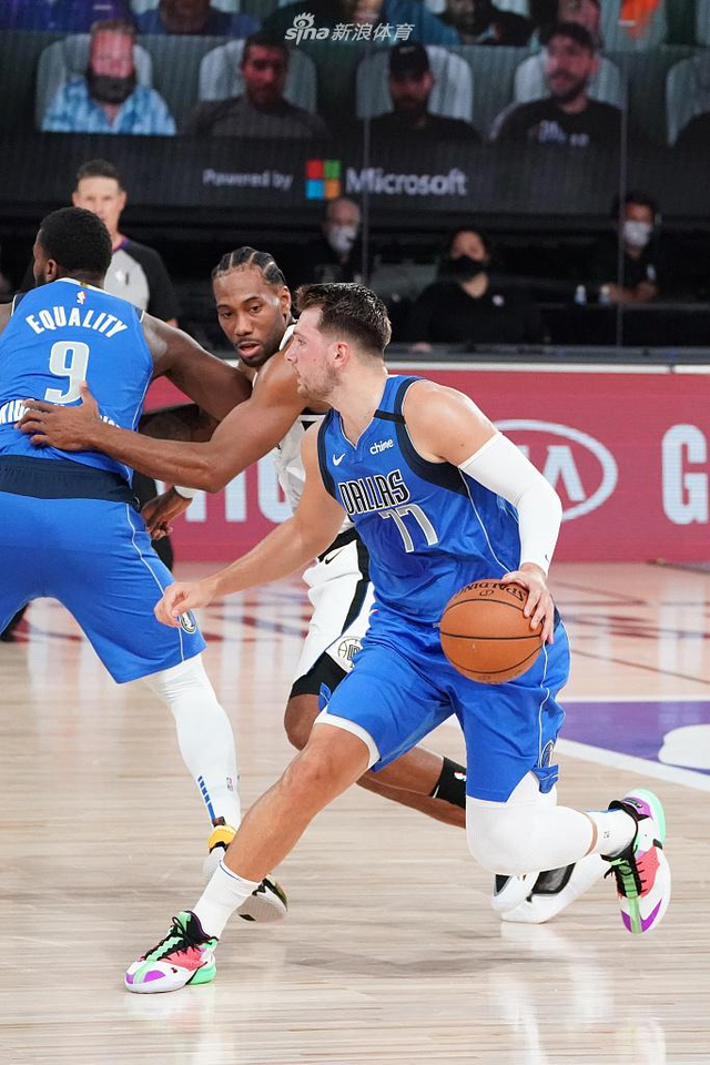 孙颖莎的落 孙颖莎的落